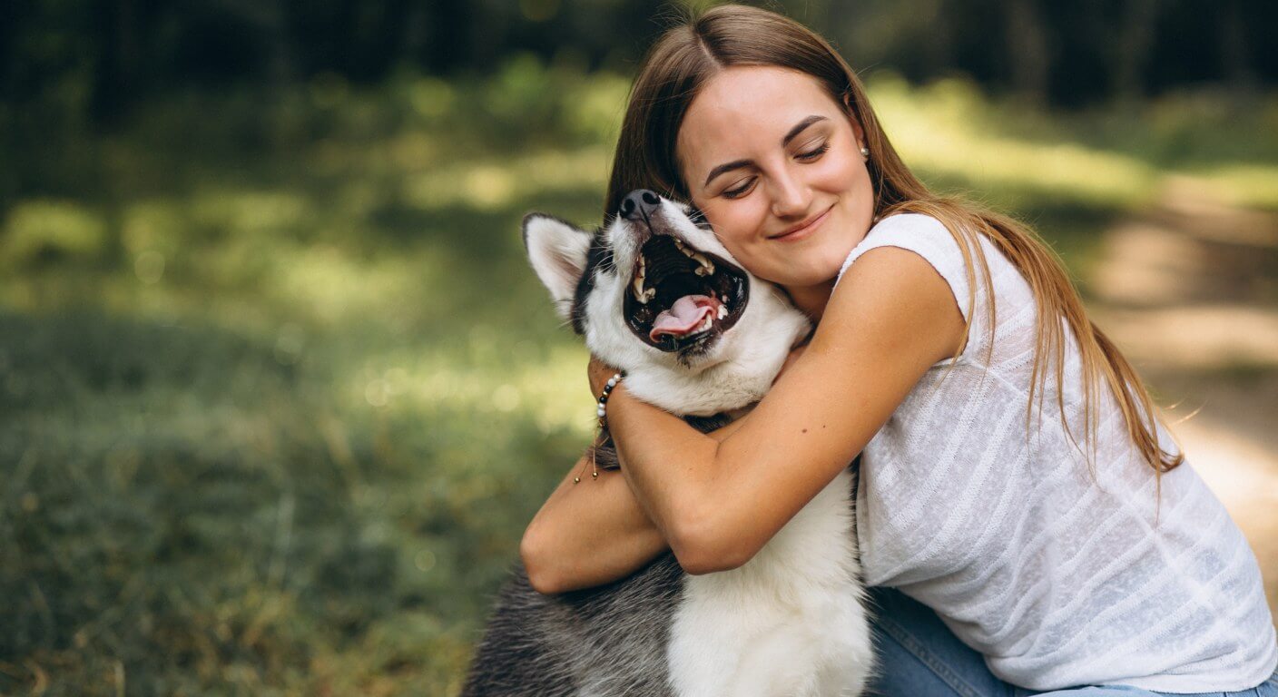 Les 12 signes indéniables qui prouvent que votre animal de compagnie vous aime de tout son cœur
